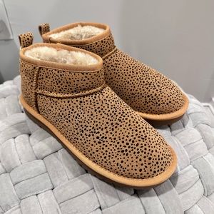 Dotted short booties- size 8.5- never worn, new with tags